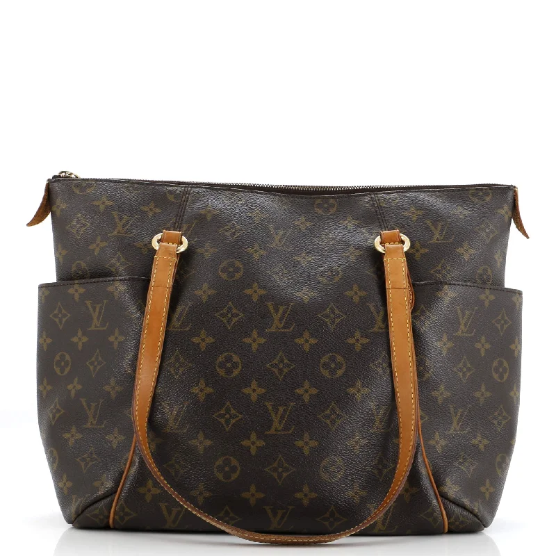 Totally Handbag Monogram Canvas MM